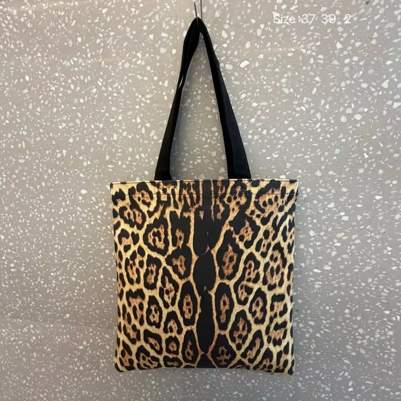 Summer Fashion Retro Leopard P - огляд і ціна Tote Bag Canvas Print