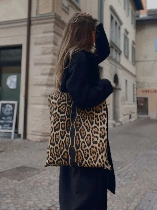 Summer Fashion Retro Leopard P - огляд і ціна Tote Bag Canvas Print